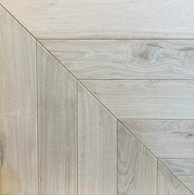 Unfinished Oak Chevron Parquet - Rustic