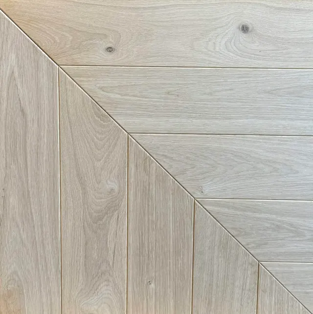 Unfinished Oak Chevron Parquet - Natural