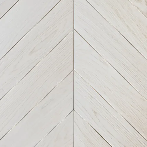 Intensive White Chevron Parquet